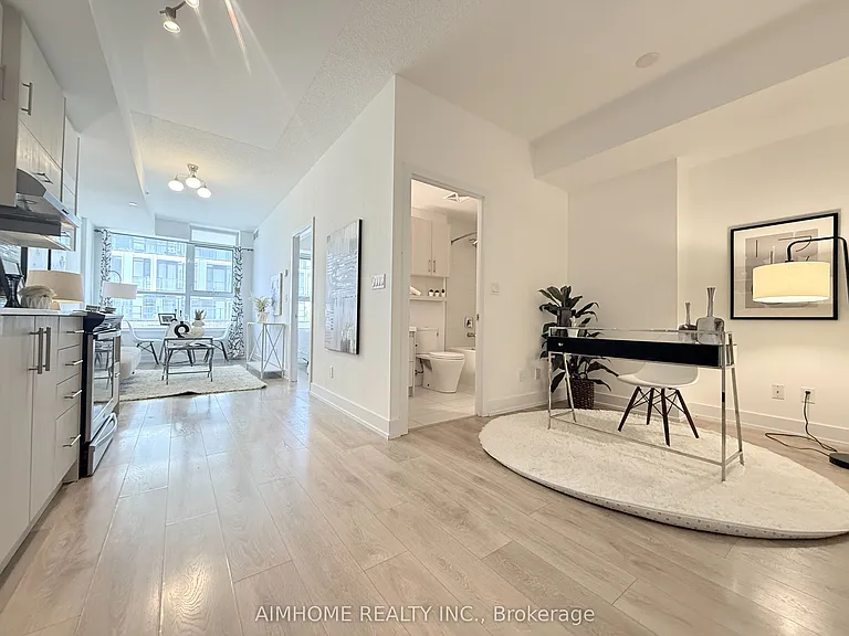 150 Fairview Mall Dr #504 — Photo 2