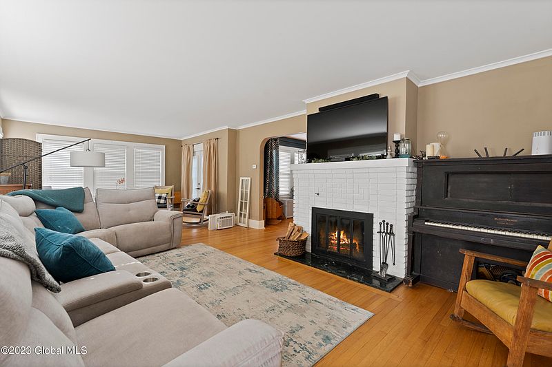 3rd image of 1125 Lexington Avenue