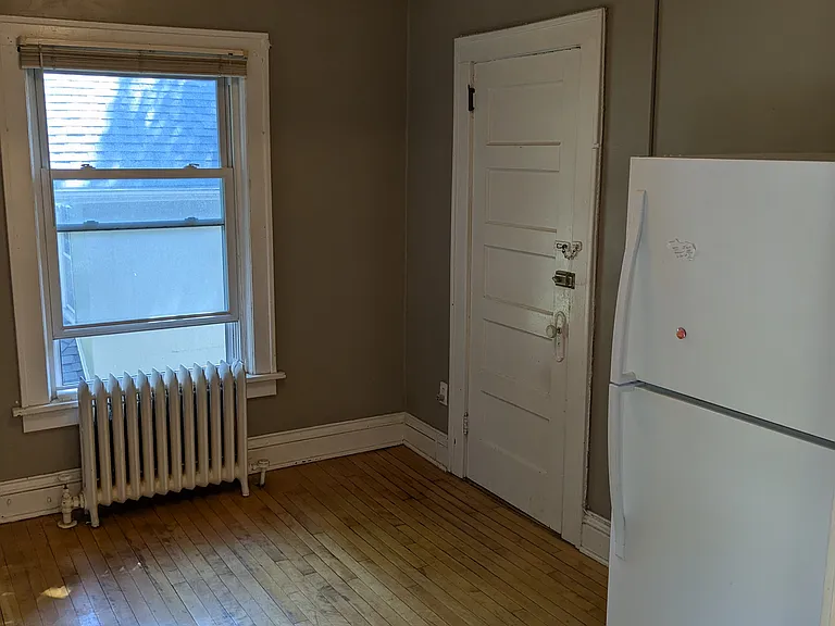 1922 Sharon Ave SE #3 — Photo 6