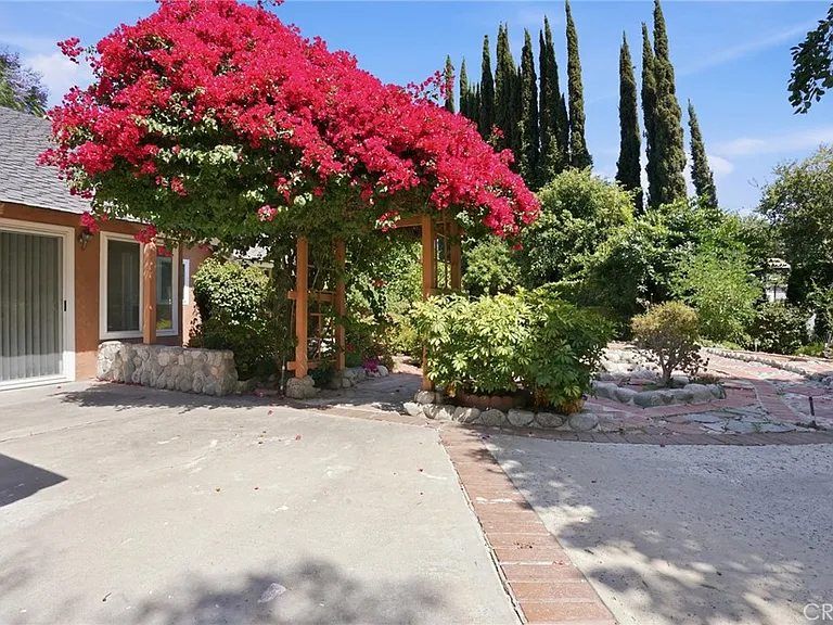 16682 Oakhurst Cir — Photo 12