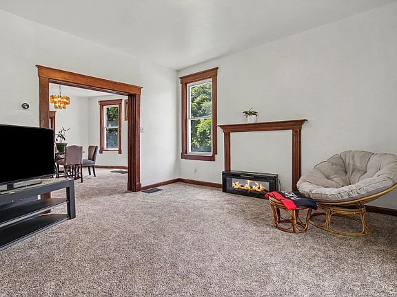 4th image of 934 Sunset Ave