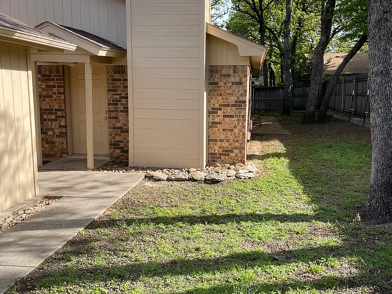424 Lochridge Dr — Photo 7