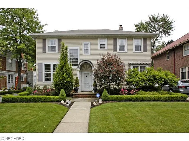 1057 Parkside Dr photo 1
