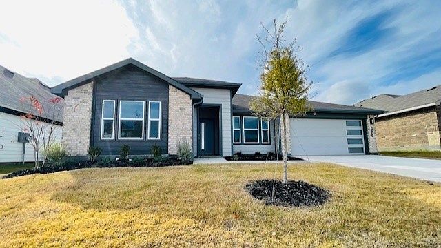 1st image of 1701 Forest Park Dr