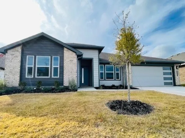 1701 Forest Park Dr, Alvarado, TX 76009