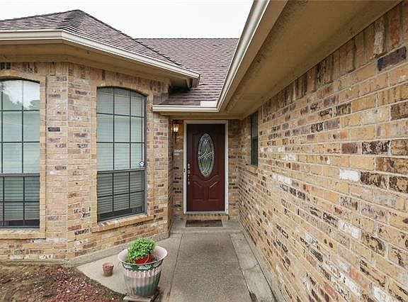 2nd image of 1012 Kingston Dr