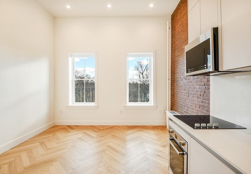 1st image of 182 Prospect Park W APT 16