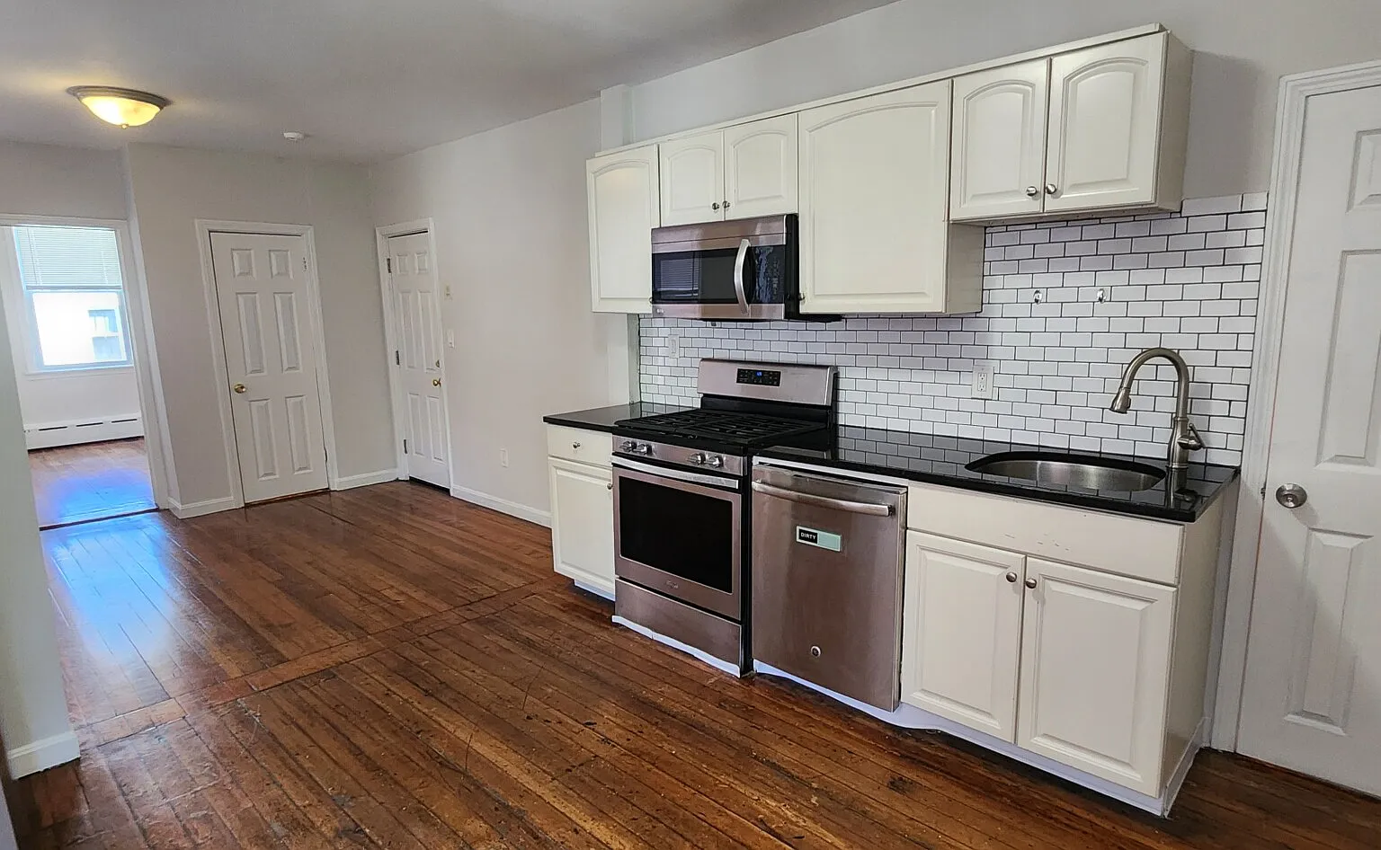 2 bed, 1.0 bath, 900 sqft, $2,700 — Photo 1