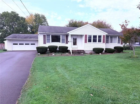6 Snyder Dr, Cortland, NY 13045