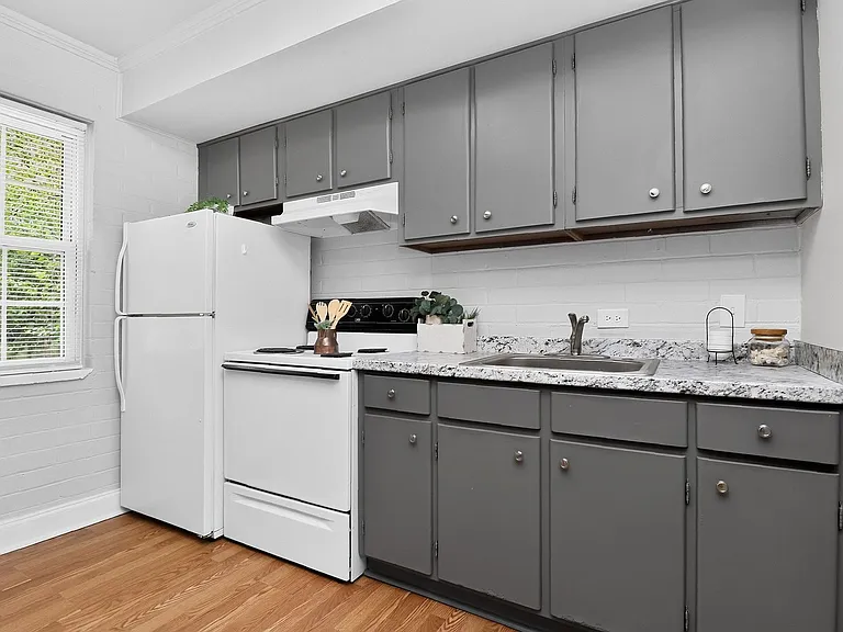 1617A Fulton Ave — Photo 2