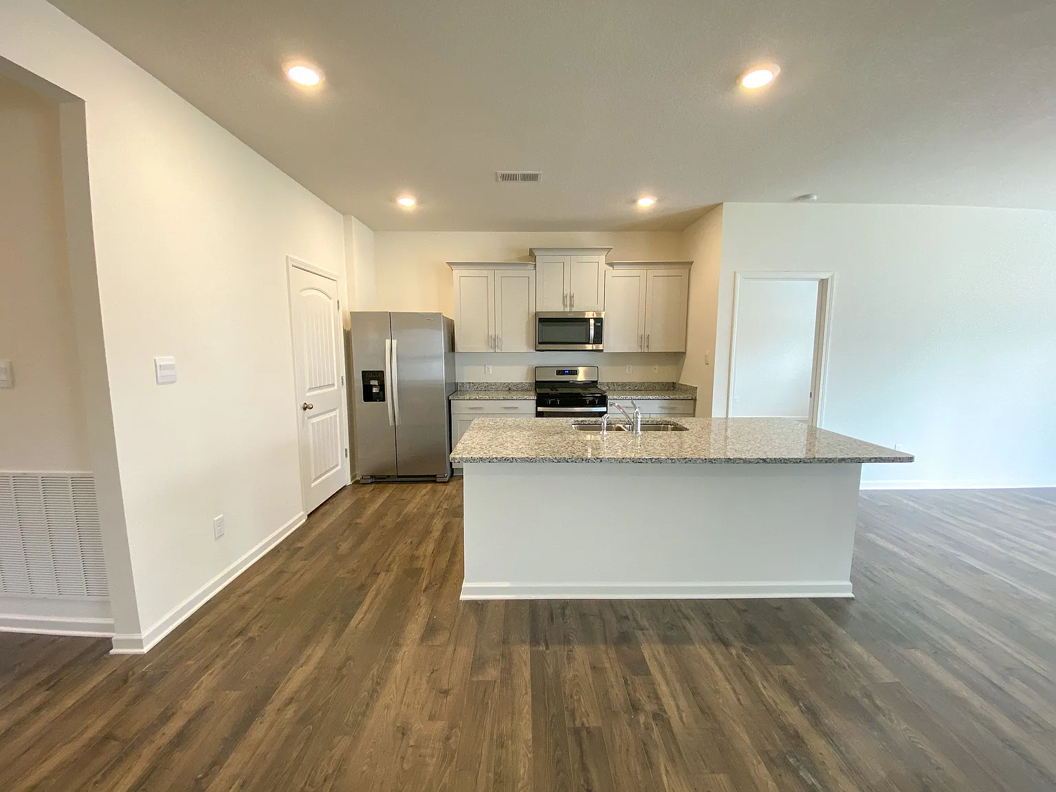 3 bed, 1618 sqft, $1,850 — Photo 3