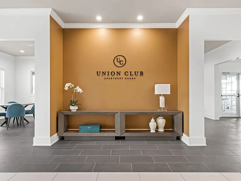 Union Club Apartments — Photo 23