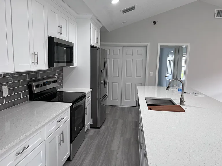 1598 Hawthorne Pl — Photo 6