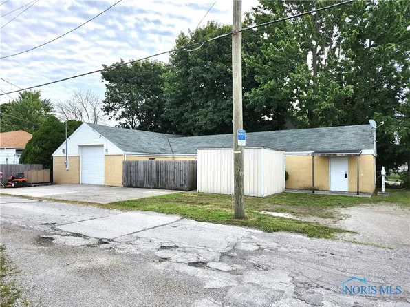 144 Sandusky St, Fostoria, OH 44830