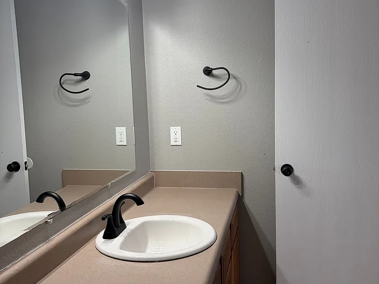2709 Trailwood Dr #B — Photo 12