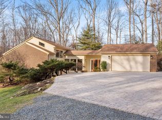 10912 Justin Knoll Rd, Oakton, VA 22124