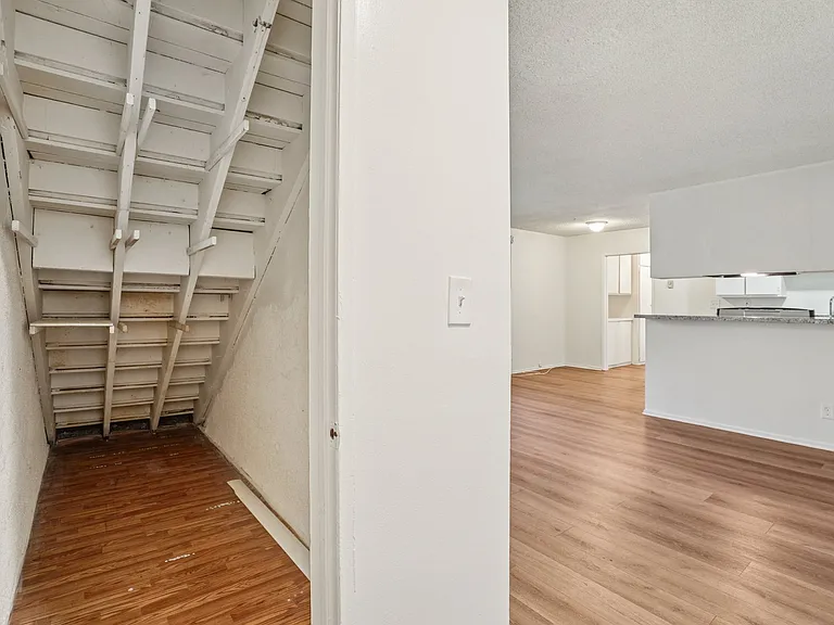 3748 Midvale — Photo 15