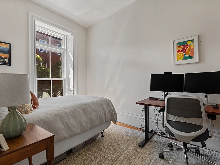 13 Harvard St #2 — Photo 14
