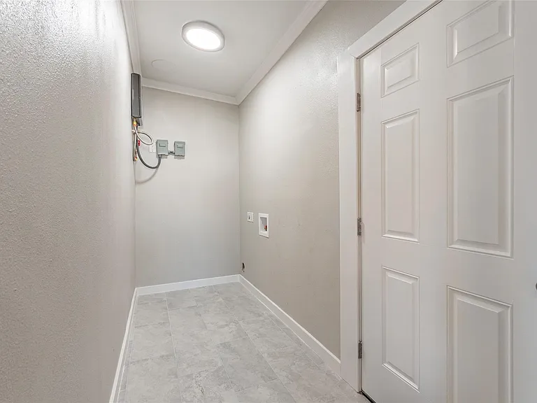 4302 Avenue R 1/2 — Photo 26