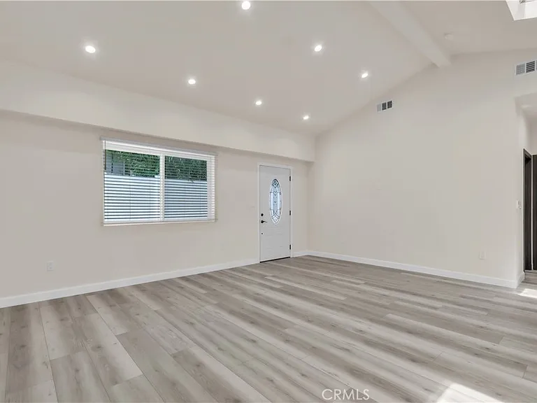 16435 Kingsbury St — Photo 2