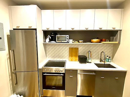 2nd image of 93 Clay St #4