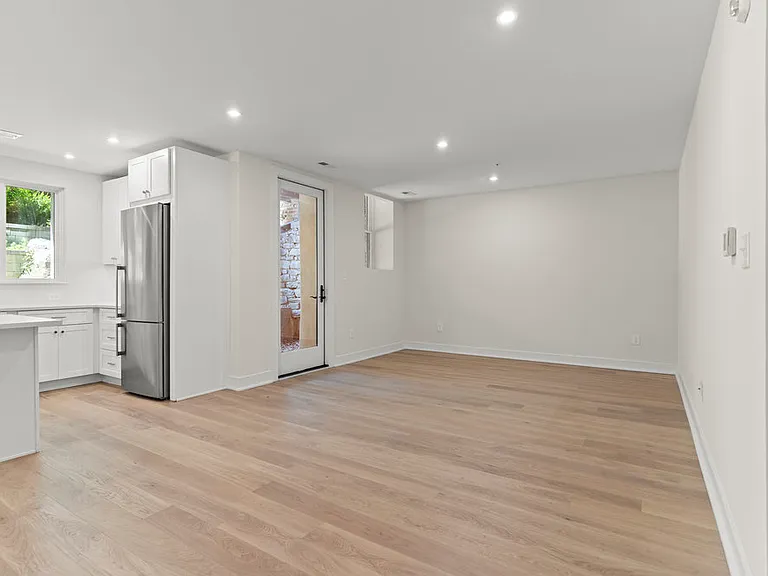 3016 Dumbarton St NW #101 — Photo 6