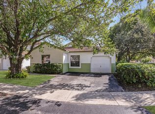 20774 NW 3rd Ct, Pembroke Pines, FL 33029