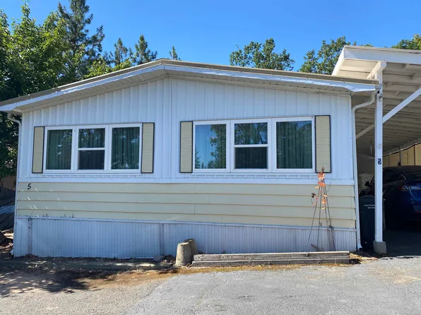 400 Hiram Page Rd #5, Yreka, CA 96097