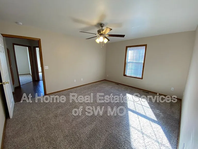 625 S Hazelnut Ave — Photo 12