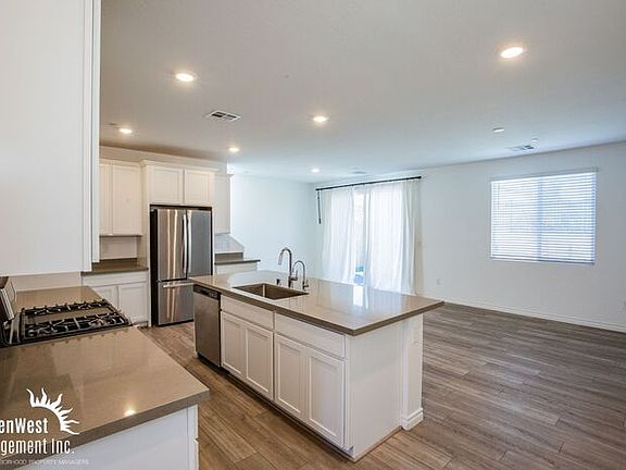3rd image of 8831 Roadrunner Ravine St