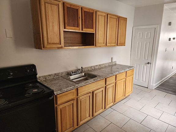4th image of 1225 W 3rd St