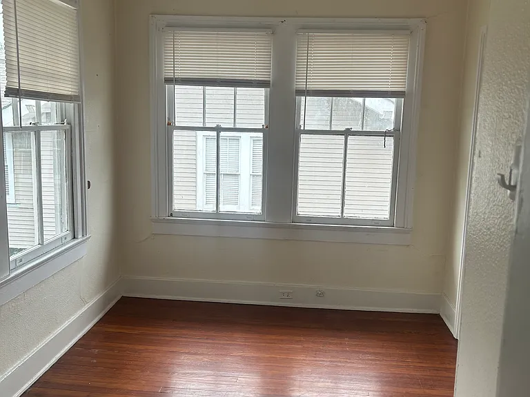 8008 Sycamore St — Photo 11
