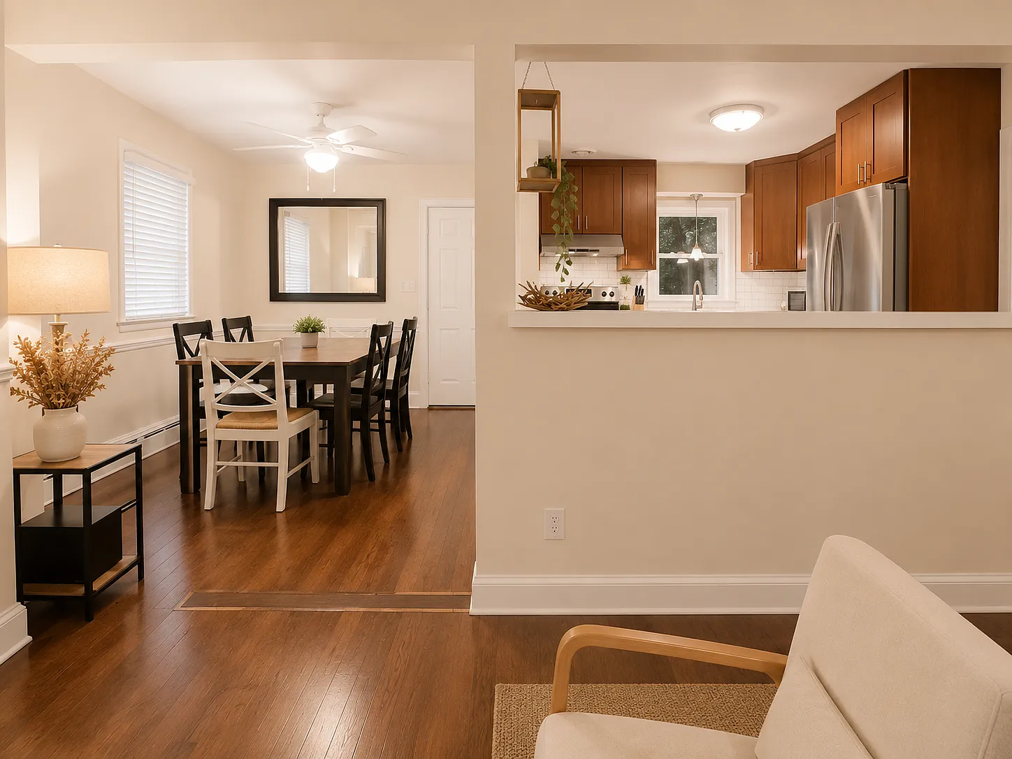 4 bed, 1.5 bath, 1404 sqft, $700 — Photo 2