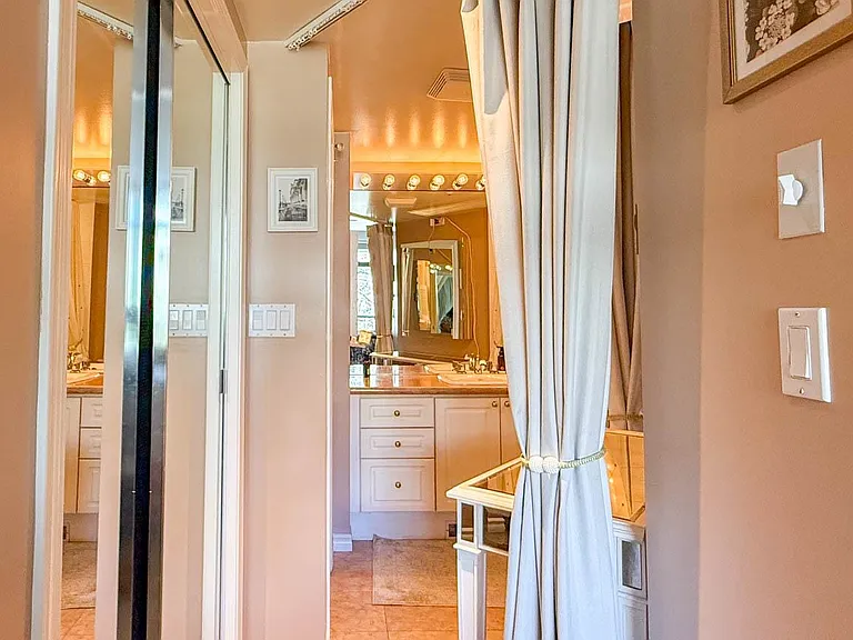 1520 Harwood St #302 — Photo 24