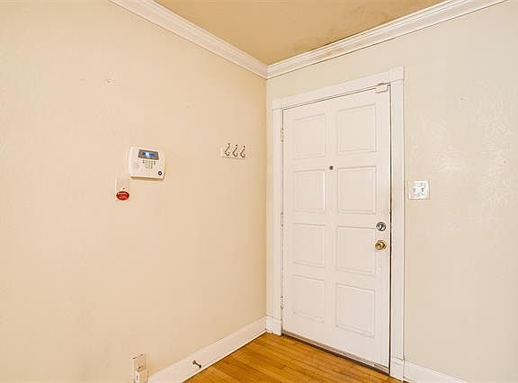 5th image of 2609 Rodeo St
