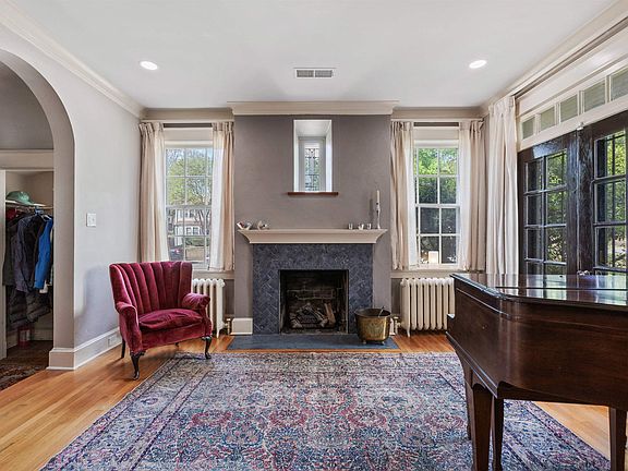 5th image of 1807 Forest Ave