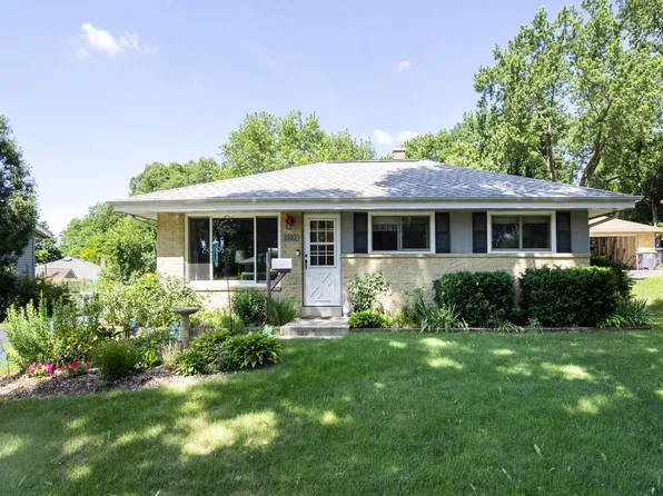 1532 S Grand AVENUE, Waukesha, WI 53189