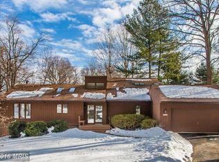 11684 Fox Glen Dr, Oakton, VA 22124