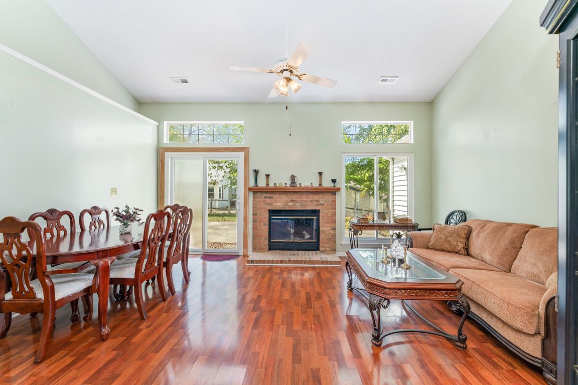 next background image