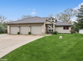 665 Woodland Rd, Palatine, IL 60074