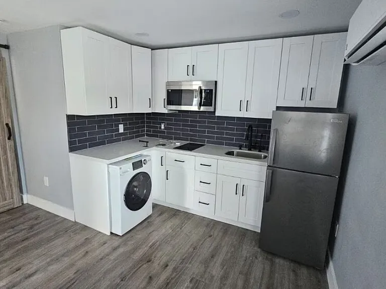 1202 NE 3rd Ave #A — Photo 1