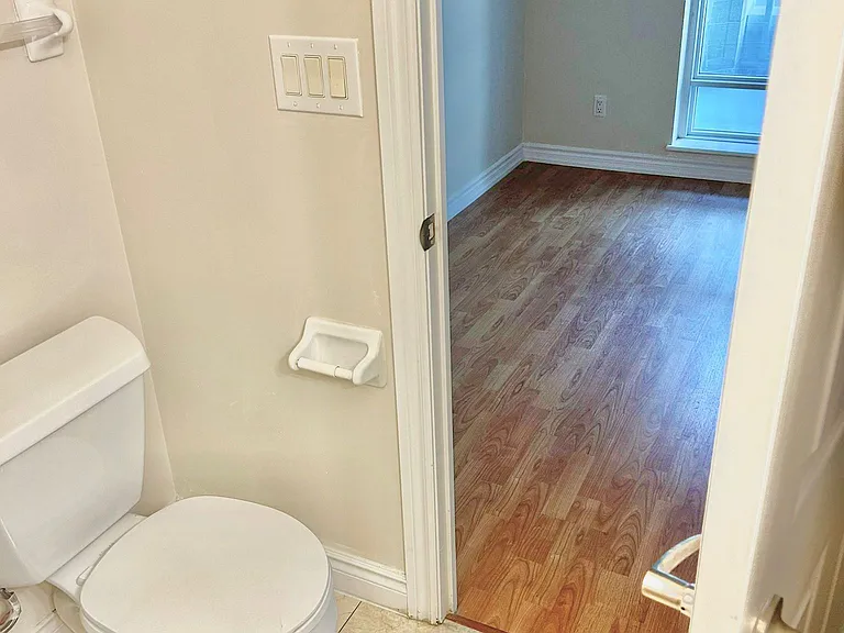 761 Bay St #204 — Photo 27