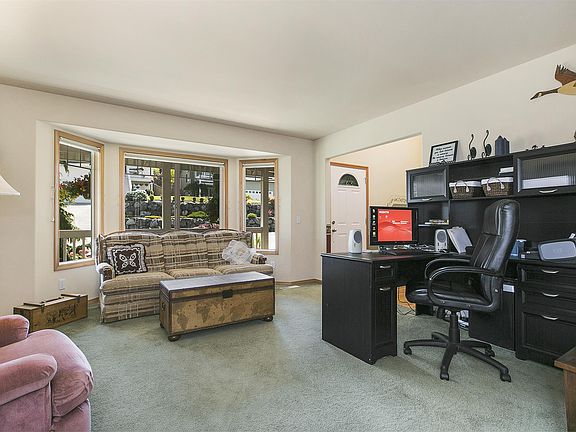 3rd image of 14 79th Dr SE