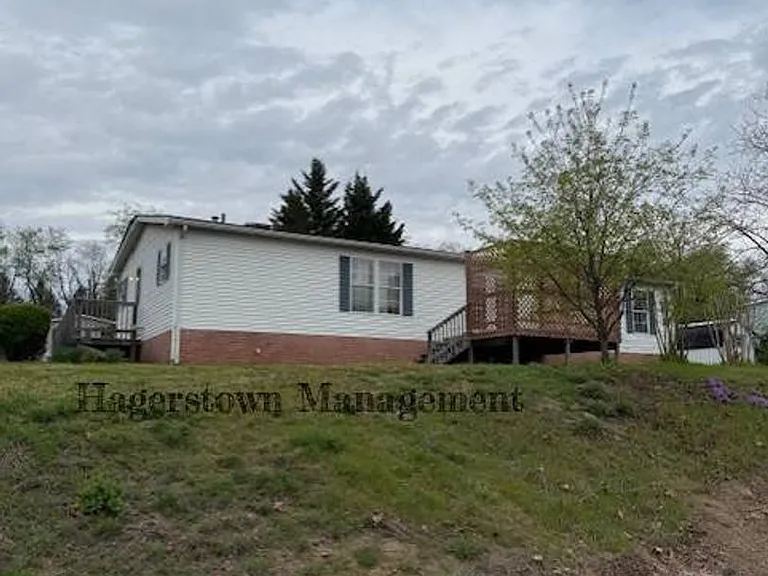 11906 Heather Dr — Photo 2