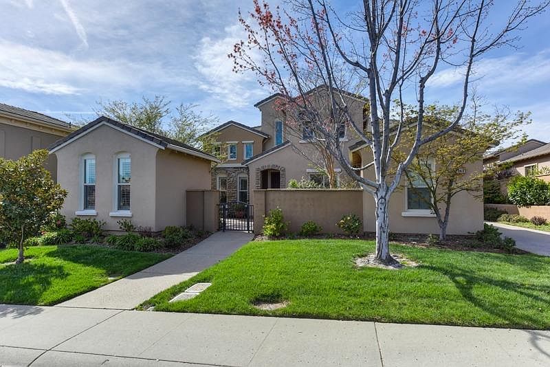 2nd image of 5048 Crail Way