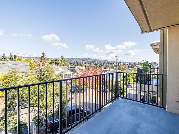 2nd image of 888 Vermont St #303