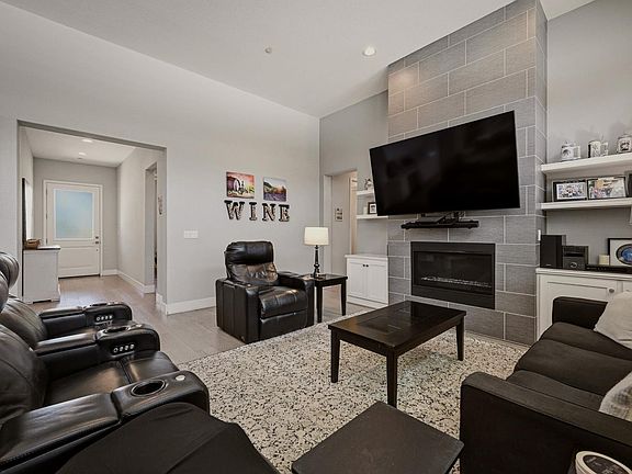 5th image of 124 Old Vine Way