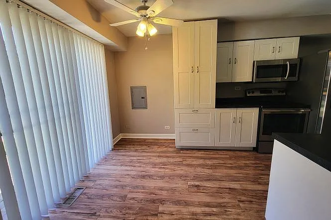 2211 Dorchester Ct — Photo 4