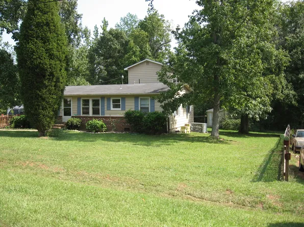 217 Holly Acres Rd, Holly Springs, NC 27540