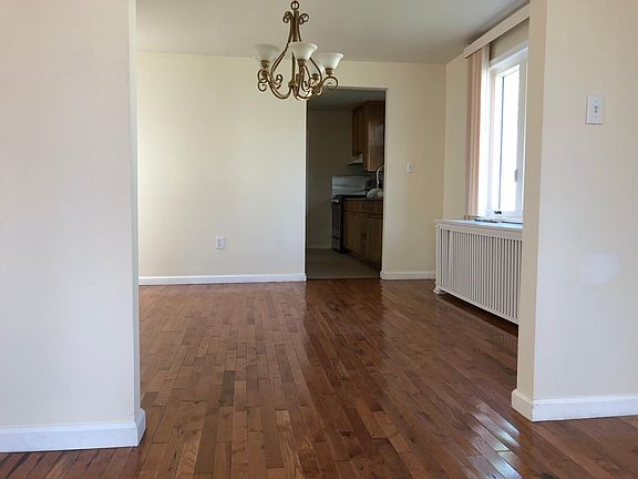 4th image of 1603 Emerson Ave
